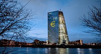 ECB, Faiz Oranlarını Tırmandırdı: Avro Bölgesi Enflasyonu Alarm Veriyor!