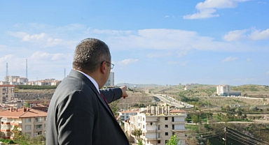 Keçiören Belediye Başkan Adayı Dr. Mesut Özarslan, Hacıkadın Deresi'nde çevresel sorunlara çözüm odaklı açıklamalar yaptı.