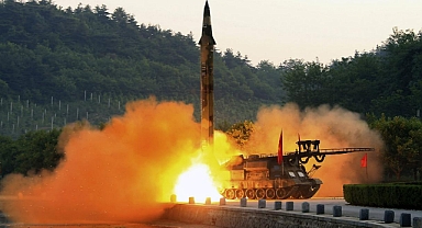 Kuzey Kore, Sarı Deniz'de devasa savaş başlığı taşıyan yeni bir seyir füzesi test ettiğini açıkladı