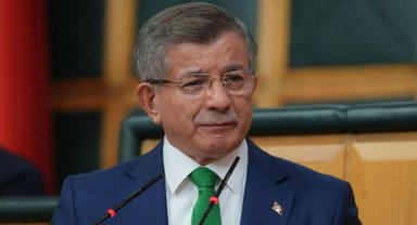 Ahmet Davutoğlu, İzmir'deki yangın felaketi için gözyaşları döktü
