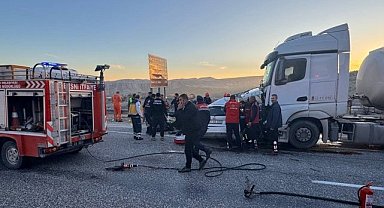 Adıyaman'da Yakıt Tankeri ile Otomobil Çarpıştı: 3 Ölü, 4 Yaralı