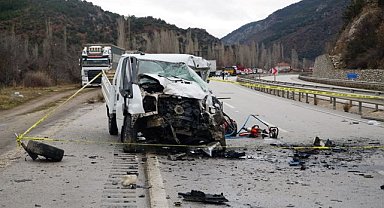 Çorum'da Zincirleme Kaza: 2 Ölü, 5 Yaralı