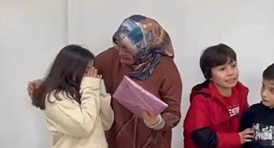 Depremden Etkilenen Küçük Kıza Bursa'da Duygusal Veda