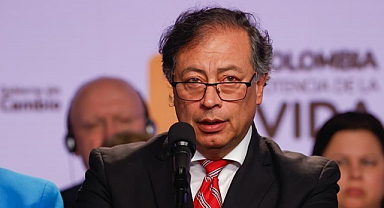 Kolombiya, ABD'den Sınır Dışı Edilen Vatandaşlarını Devlet Töreni ile Karşılayacak