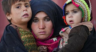 Taliban Yetkilisinden Liderlere Çağrı: Kadın Yasaklarını Kaldırın