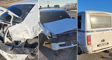 Afyonkarahisar'da Servis Kazası: 16 Kişi Yaralandı