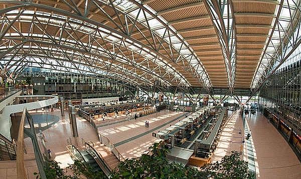 Hamburg Havalimanı'nda Grev: Tüm Uçuşlar İptal Edildi, 40 Bin Yolcu Mağdur