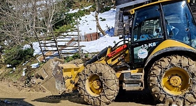 Rize'de Heyelan Alarmı: 4 Ev Tahliye Edildi