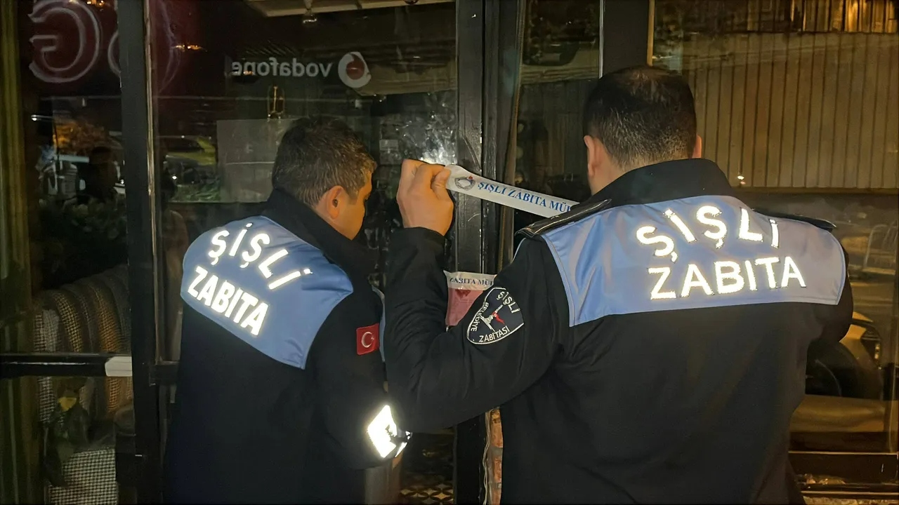 İstanbul’da Zehirlenme Şüphesi: Şişli’de 25 Kişi Hastaneye Başvurdu, Ruhsatsız İşletme Kapatıldı
