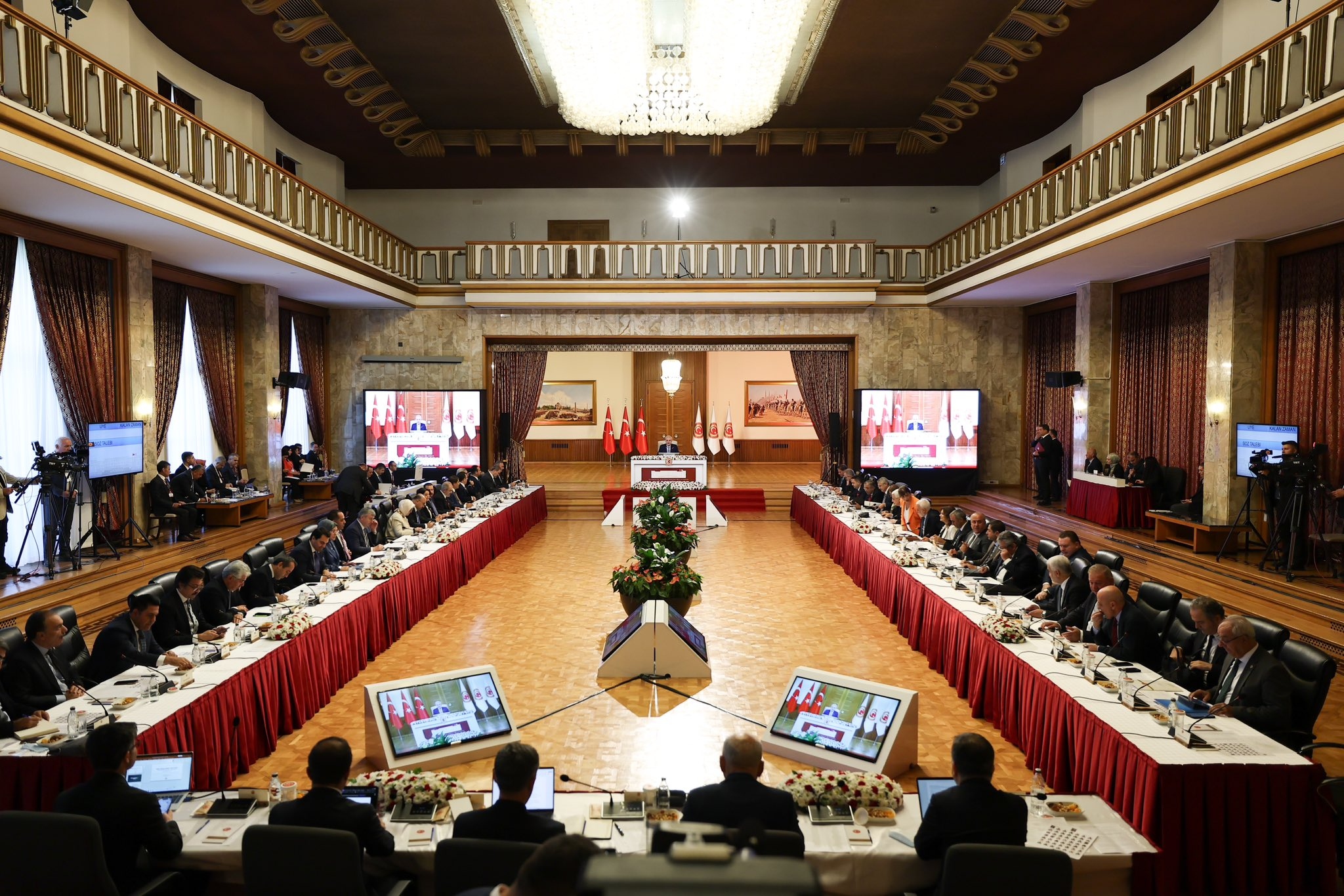 Milli Dayanışma Komisyonu'ndan Kritik Oylama: TBMM Heyeti İmralı'ya Gidecek