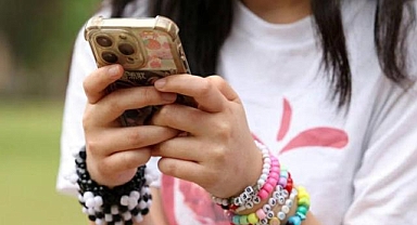 Avustralya’da gençler sosyal medya yasağını aşıyor: Yüz tanıma sistemi tartışma yarattı