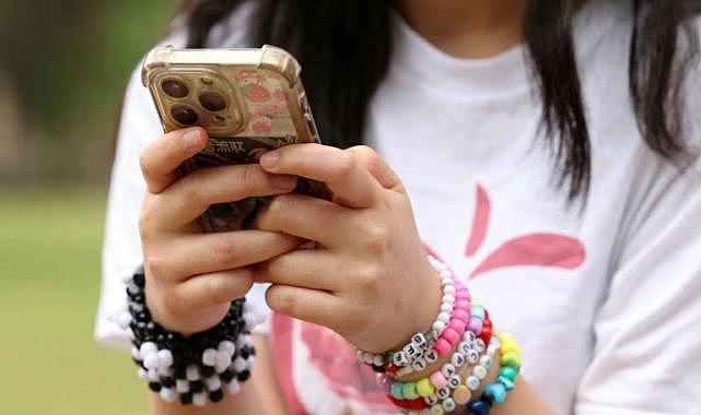 Avustralya’da gençler sosyal medya yasağını aşıyor: Yüz tanıma sistemi tartışma yarattı