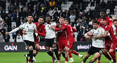 Beşiktaş'ın iç saha hasreti sürüyor: Gaziantep FK ile 2-2 berabere kaldı