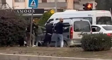 Kırmızı ışıkta dehşet! Mersin’de sürücüyü darbeden şüphelilerden 3’ü cezaevinde