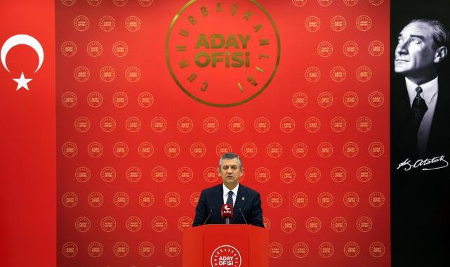 Özgür Özel’in toplantısında arka plan değişti: CHP kulisleri hareketlendi