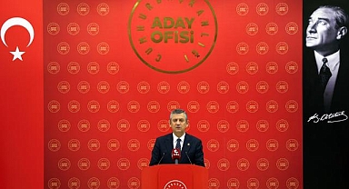 Özgür Özel’in toplantısında arka plan değişti: CHP kulisleri hareketlendi