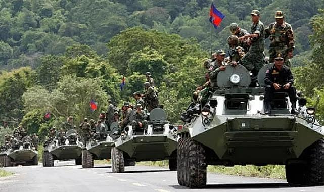 Sınırda büyük çatışma: F-16 saldırıları, topçu atışları ve kitlesel tahliyeler!