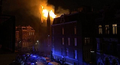 Avrupa’da Yılbaşı Gecesi Şiddeti: 2 Ölü, Kilise Yangını, Yüzlerce Gözaltı