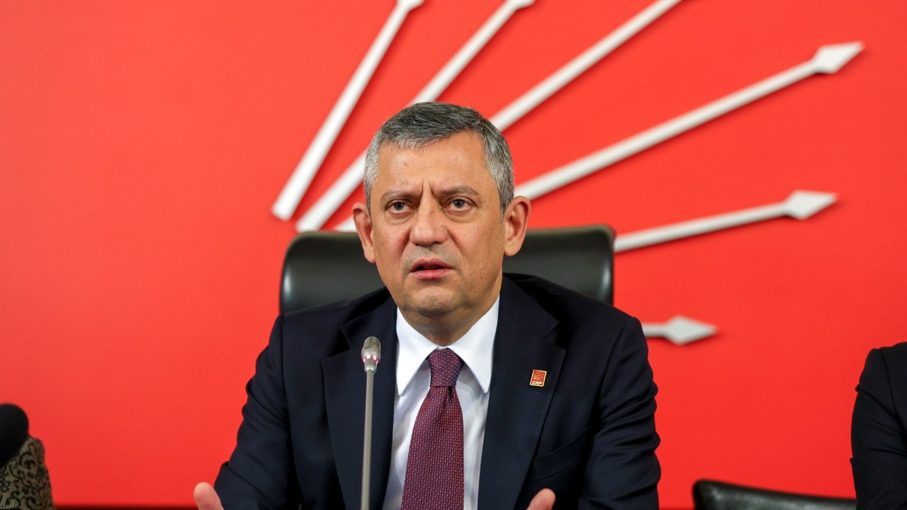 Özgür Özel’den ‘Kutuplaşma Bitsin’ Çağrısı: AKP ve MHP’lileri Her Yere Davet Edeceğiz