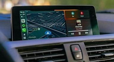 Araç İçi Deneyimde Yeni Dönem: Apple CarPlay Yapay Zeka Asistanlarıyla Genişliyor