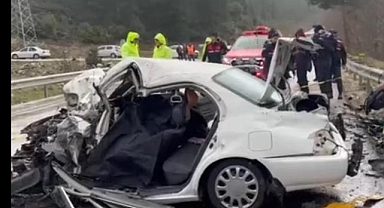 Isparta’da feci kaza: İki otomobil çarpıştı, 2 ölü 4 yaralı