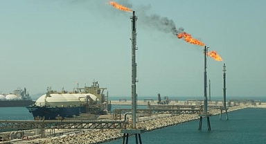 Katar’da kritik tesis vuruldu: Ras Laffan Sanayi Bölgesi’nde yangın