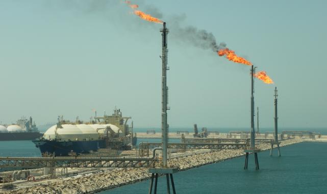 Katar’da kritik tesis vuruldu: Ras Laffan Sanayi Bölgesi’nde yangın