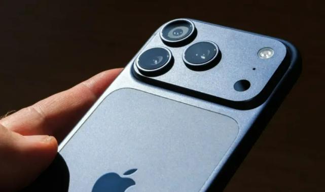 iPhone fiyatları uçtu! Apple Türkiye güncel listeyi yayınladı