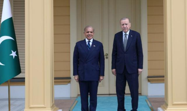 Erdoğan ile Pakistan Başbakanı Şahbaz Şerif'in görüşmesi başladı