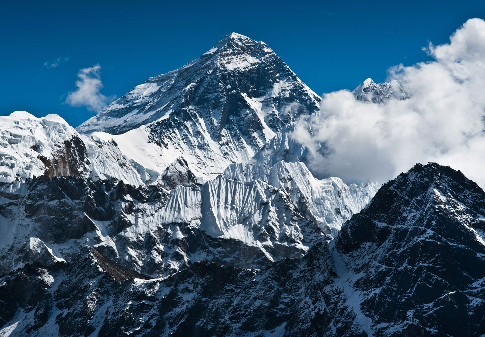 Hindistan'dan Everest kararı: 30 yıl önce ölen dağcının naaşı getirilecek