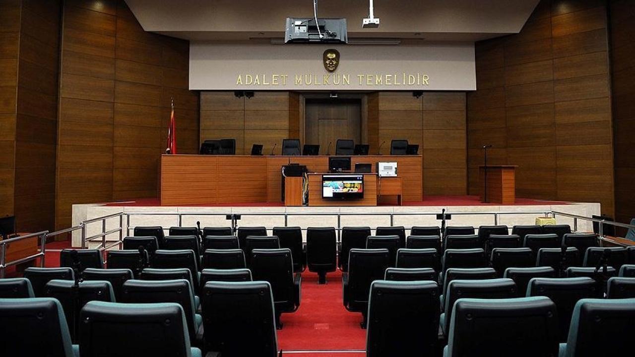 İzmir'de rüşvet almakla yargılanan iki kamu görevlisi hakkında karar
