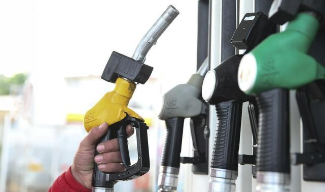 Motorin fiyatları yeniden yükseliyor: Zam bu gece devreye girebilir