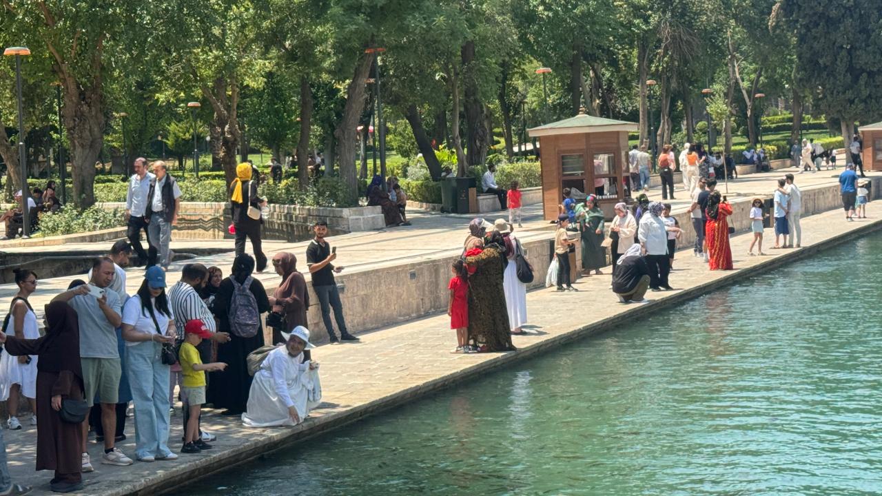Şanlıurfa'da 45 derecelik sıcaklık günlük yaşamı olumsuz etkiledi