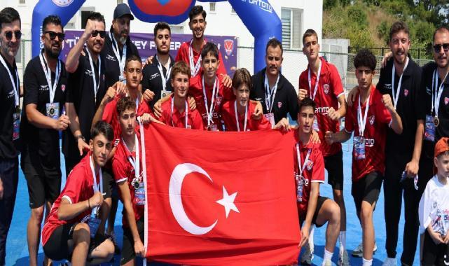 U16 Erkek Hokey Milli Takımı Avrupa şampiyonu oldu!